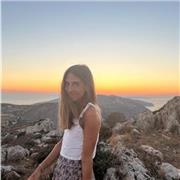 Profesora de química apta para dar todas las edades